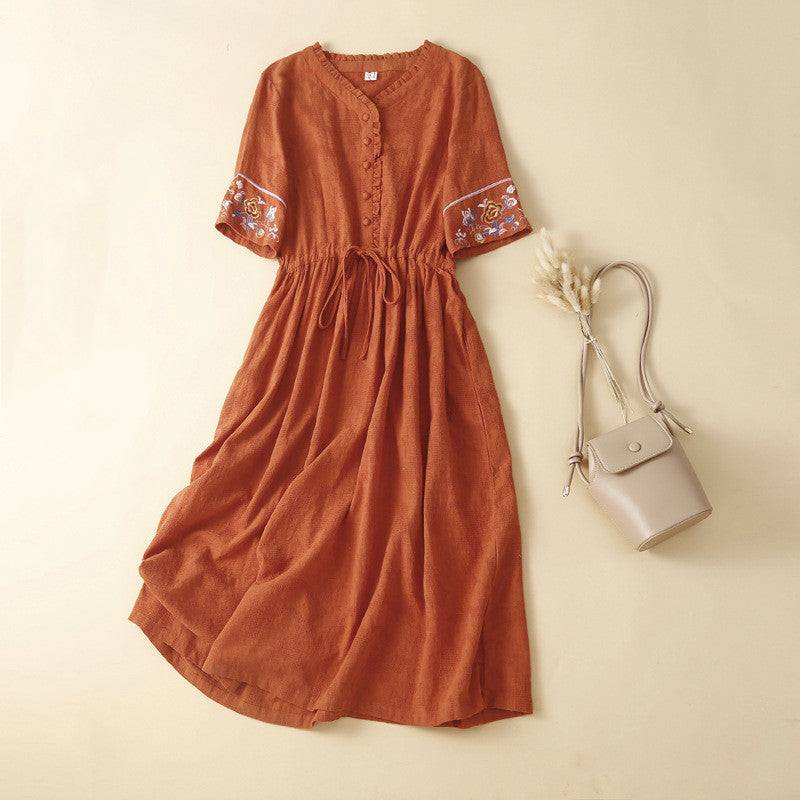 Robe Mi-Longue Brodée à Cordon – Élégance Décontractée