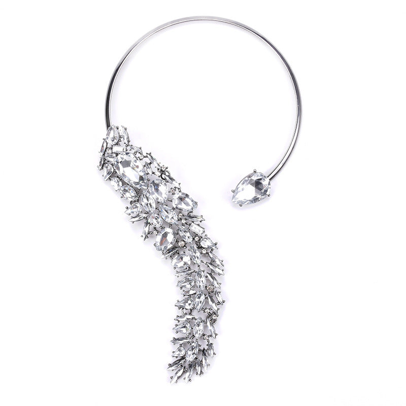 Collier Ras-de-Cou à Strass Multicolores – Éclat Ultime