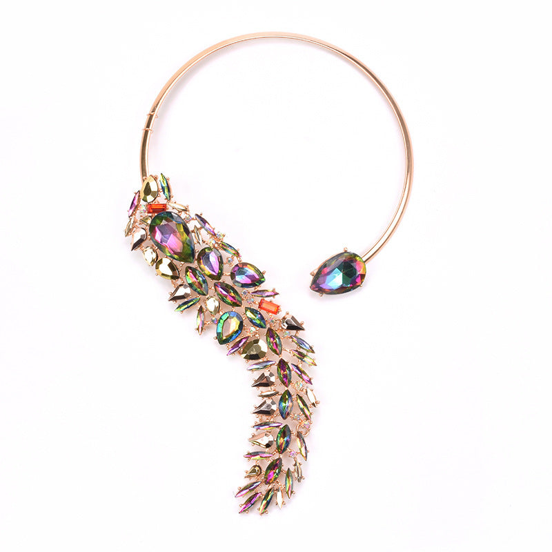 Collier Ras-de-Cou à Strass Multicolores – Éclat Ultime