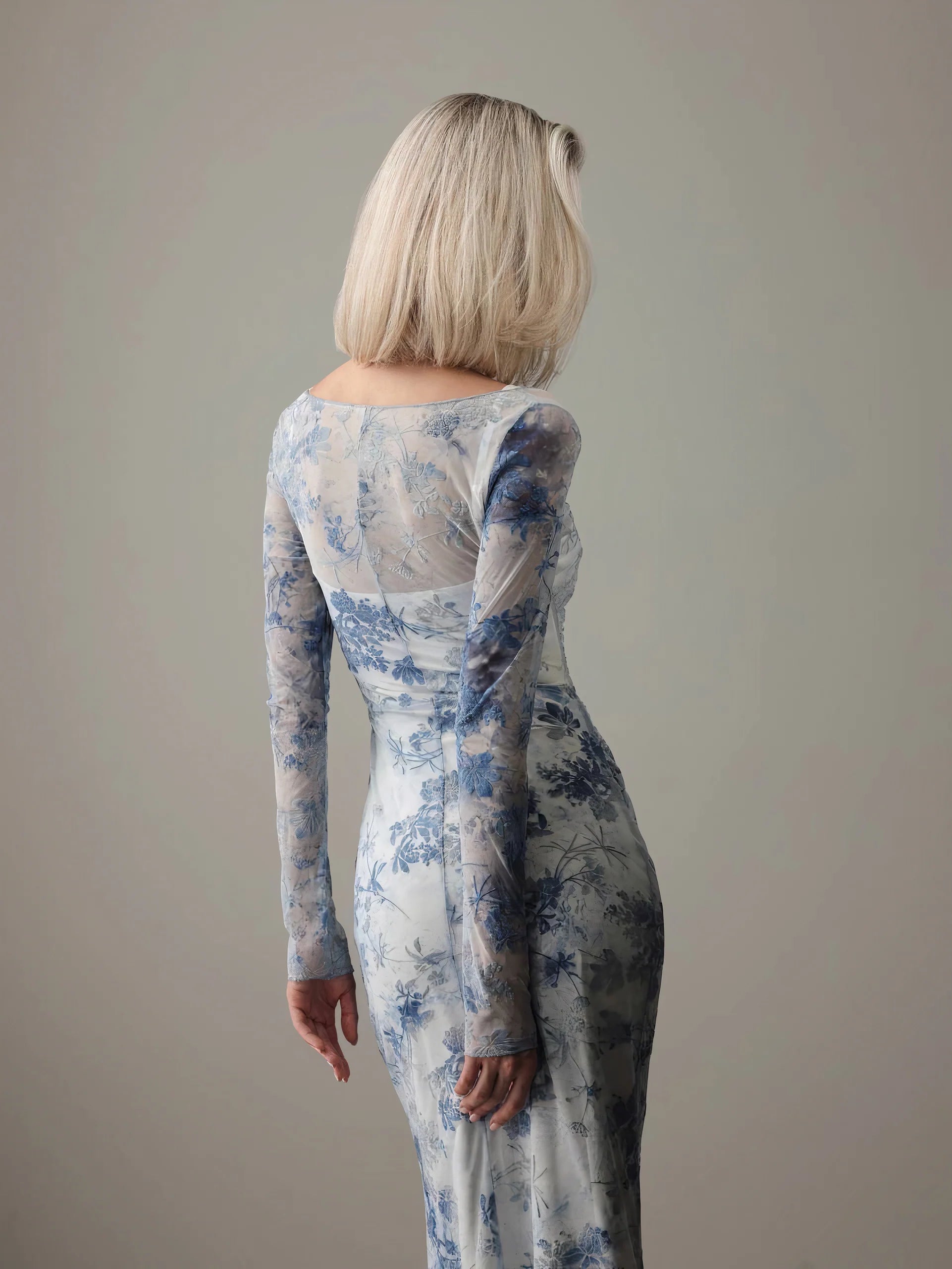 Robe "Blue Mist" en Tulle Transparent