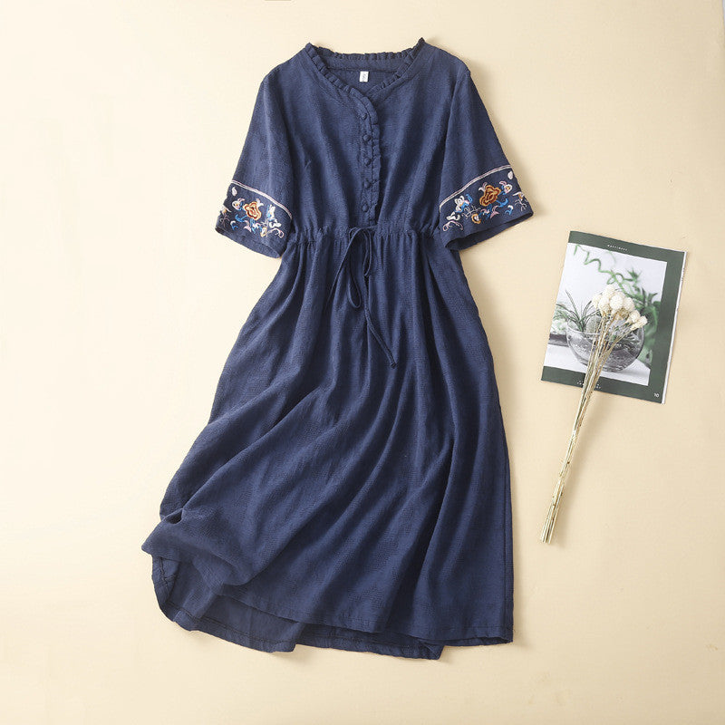 Robe Mi-Longue Brodée à Cordon – Élégance Décontractée