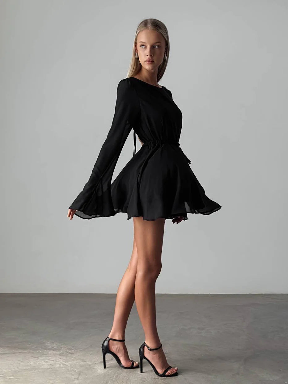 Robe Mini Noire Élégante