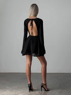 Robe Mini Noire Élégante