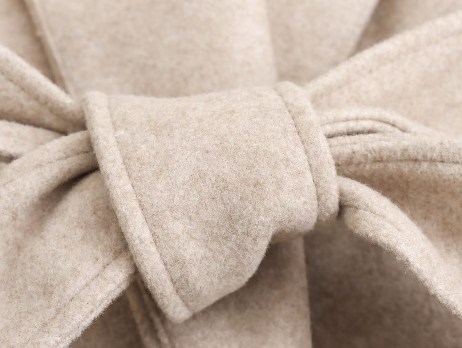 Manteau en Laine à Capuche avec Ceinture