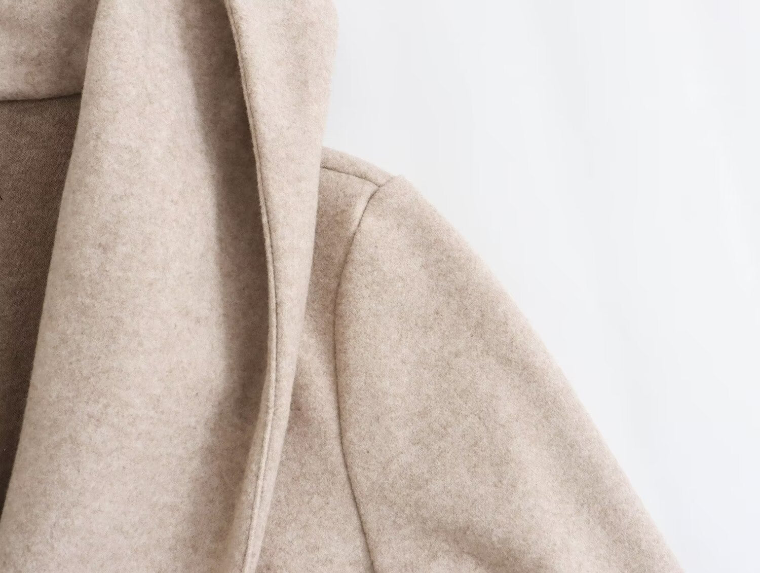 Manteau en Laine à Capuche avec Ceinture