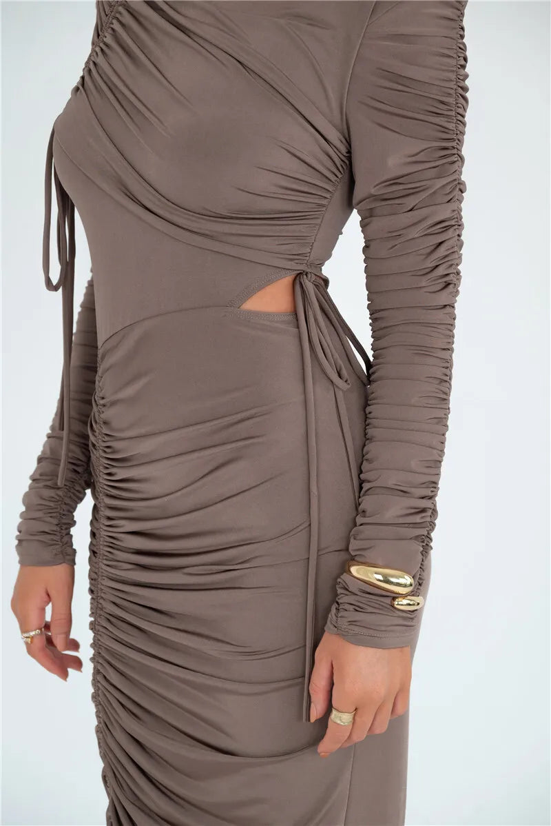 La Robe Sculpturale pour un Look Élégant et Audacieux