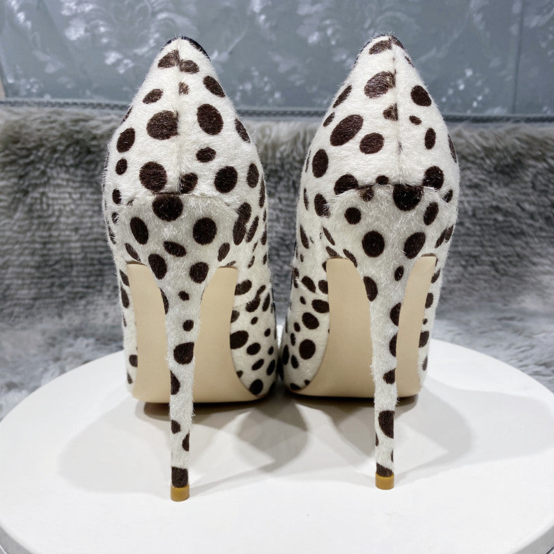 Escarpins à talons hauts en crin de cheval avec motif pois