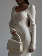 Robe Côtelée Élégante avec Détails Dorés