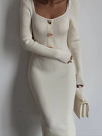 Robe Côtelée Élégante avec Détails Dorés